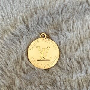 Louis Vuitton Gold Tone & Cream Zipper Pull Bag Charm Trunks & Bags